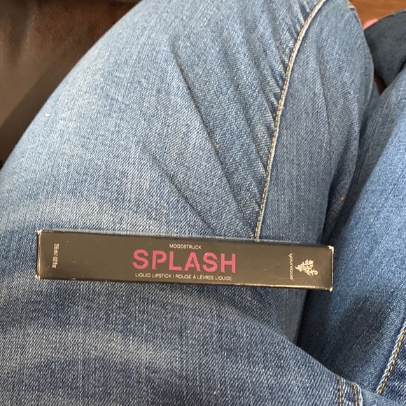 Brand new younique snowy shade liquid lipstick never used - Picture 1 of 1